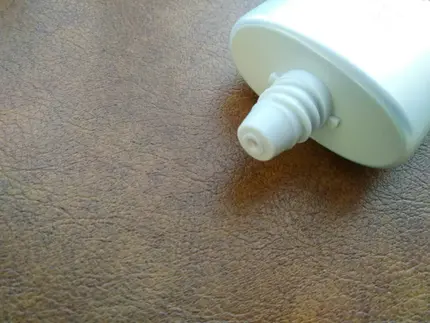 コエンリッチ ザ プレミアム ライトアップ モイストガード ハンドクリーム/コエンリッチQ10/ハンドクリームを使ったクチコミ(2枚目)