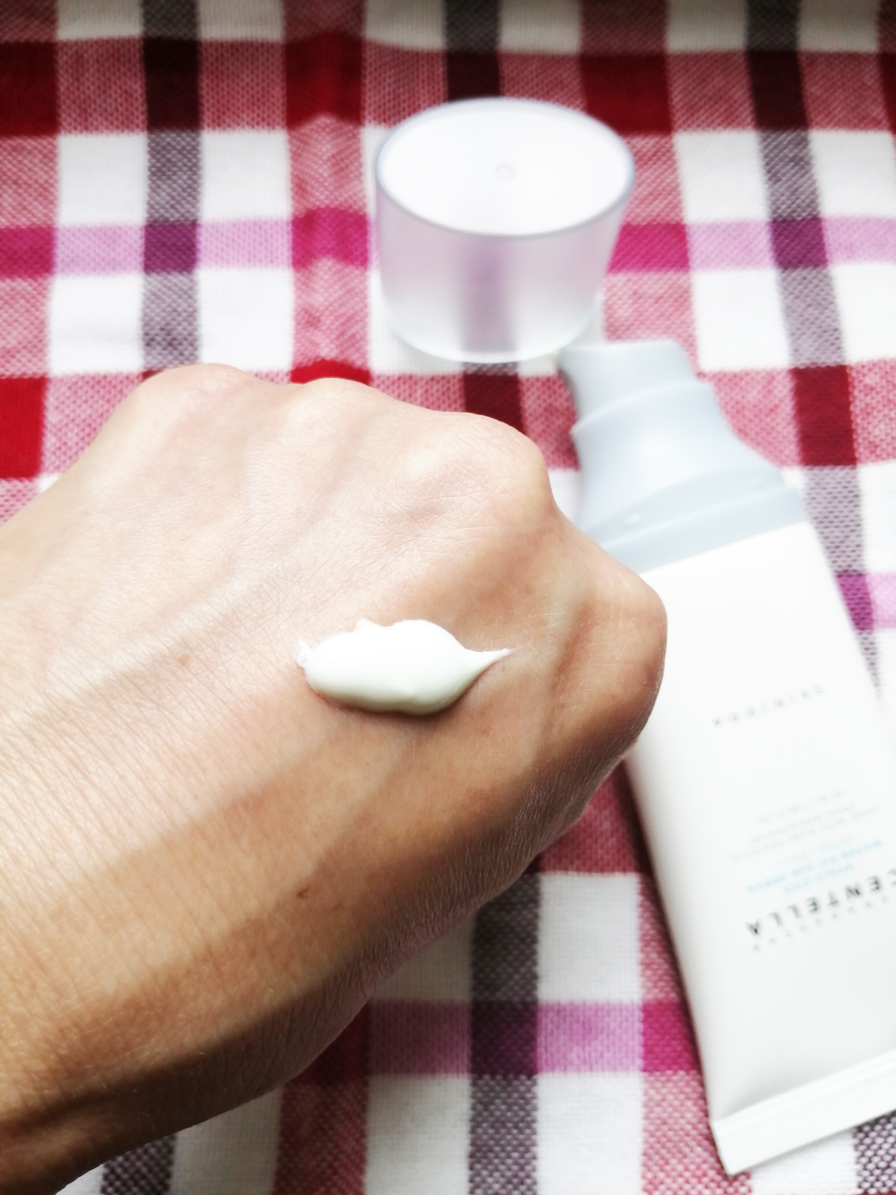 ヒアルーシカ ウォーターフィット サンセラム/SKIN1004/日焼け止めローションを使ったクチコミ（1枚目）