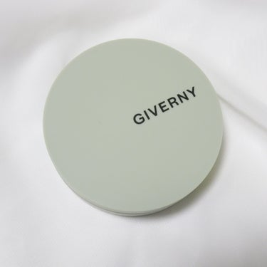 

GIVERNY
密着カバークッション


密着力＆持続力＆カバー力が高い
クッションファンデ❤️‍🔥

３色展開で17C使用中

同シリーズのリキッドより
こちらのクッションの方が
サッと綺麗に仕上