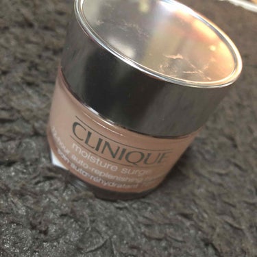 CLINIQUE 
モイスチャーサージ72 ハイドレーター
30ml ¥4950   50ml ¥6600

私のカサカサ砂漠乾燥肌を改善してくれた
保湿クリームです😇🙏💗

「72時間保湿しますよ😚」