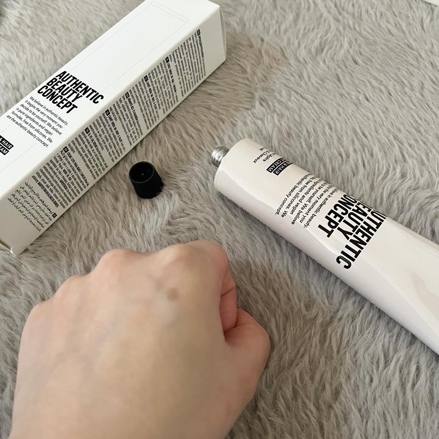 ハンド＆ヘア ライトセラム/AUTHENTIC BEAUTY CONCEPT/ハンドクリームを使ったクチコミ（3枚目）