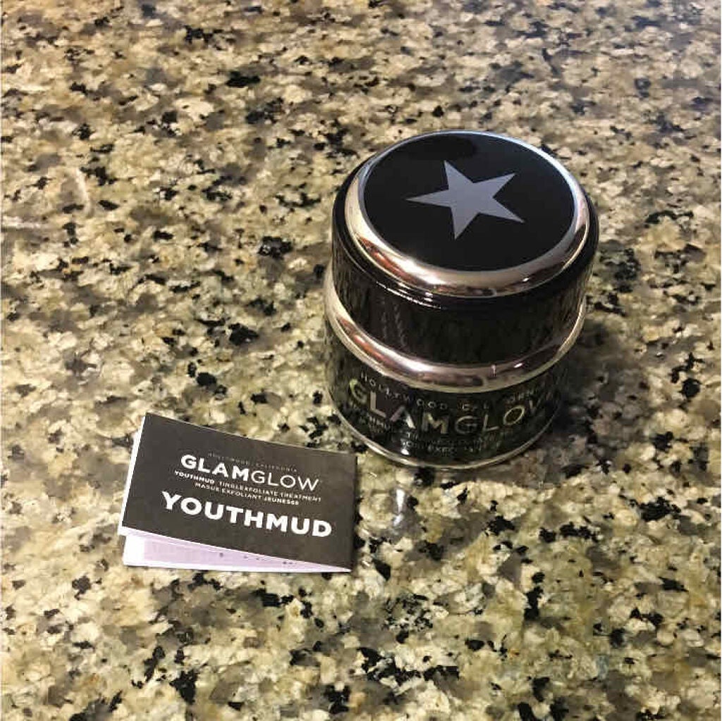 Rrrrrina on LIPS 「黒のパッケージはニキビ・日焼け・余分な角質を取り除き肌に艶を与..」(2枚目)