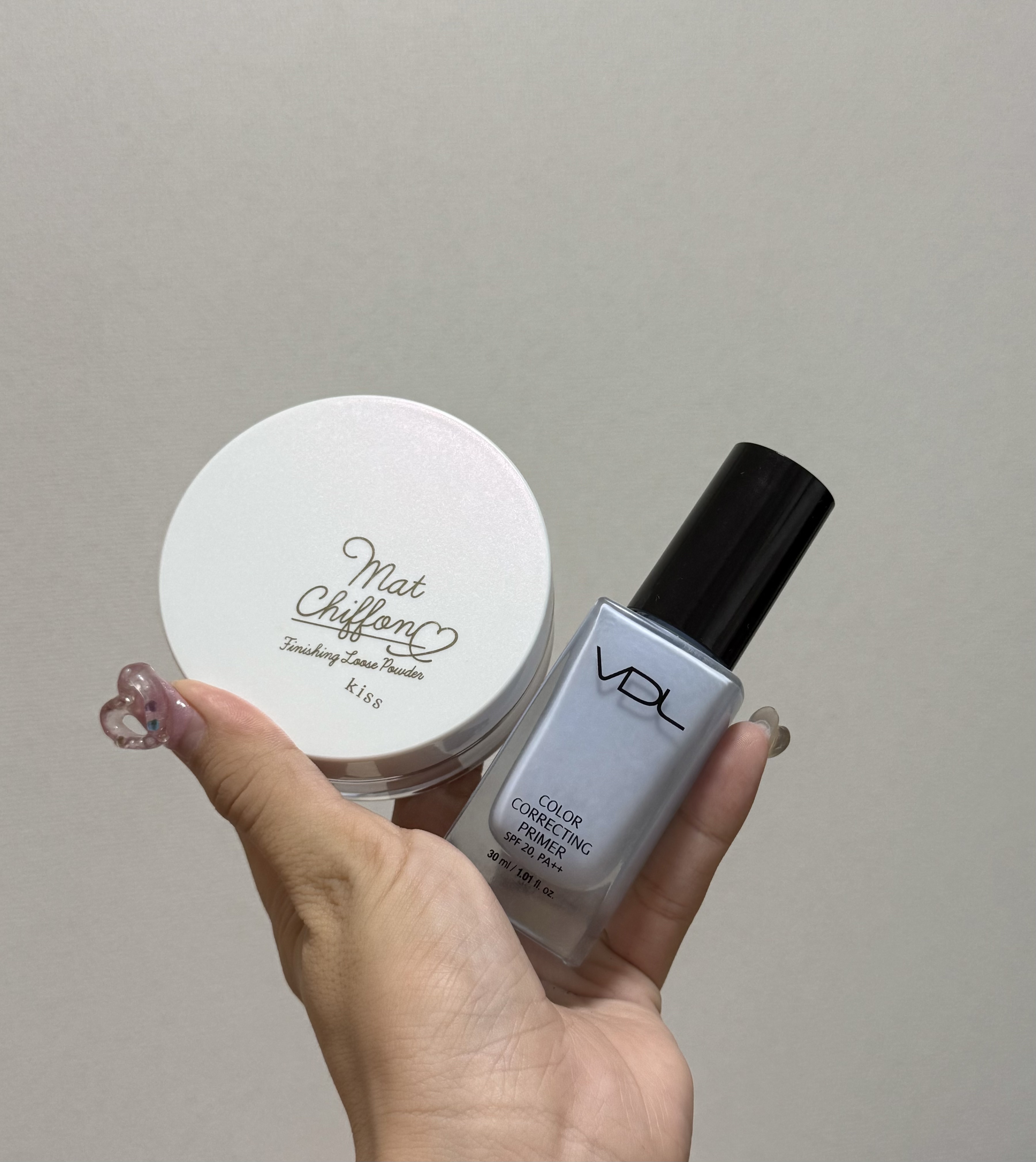 マットシフォン フィニッシングルースパウダー  01 ライト/KiSS/ルースパウダーを使ったクチコミ（2枚目）