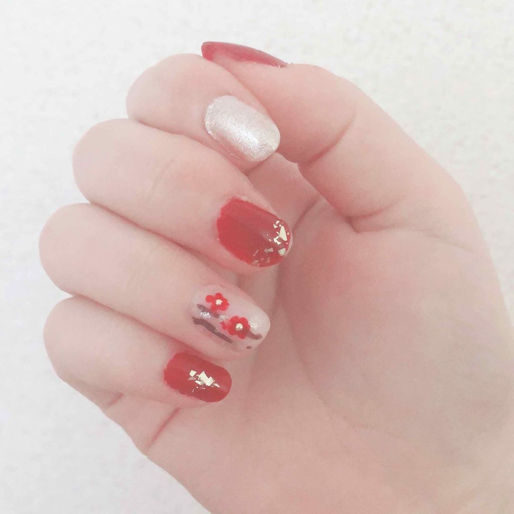 ちい on LIPS 「。*❤︎…新年セルフネイル…❤︎*。あけましておめでとうござい..」(2枚目)