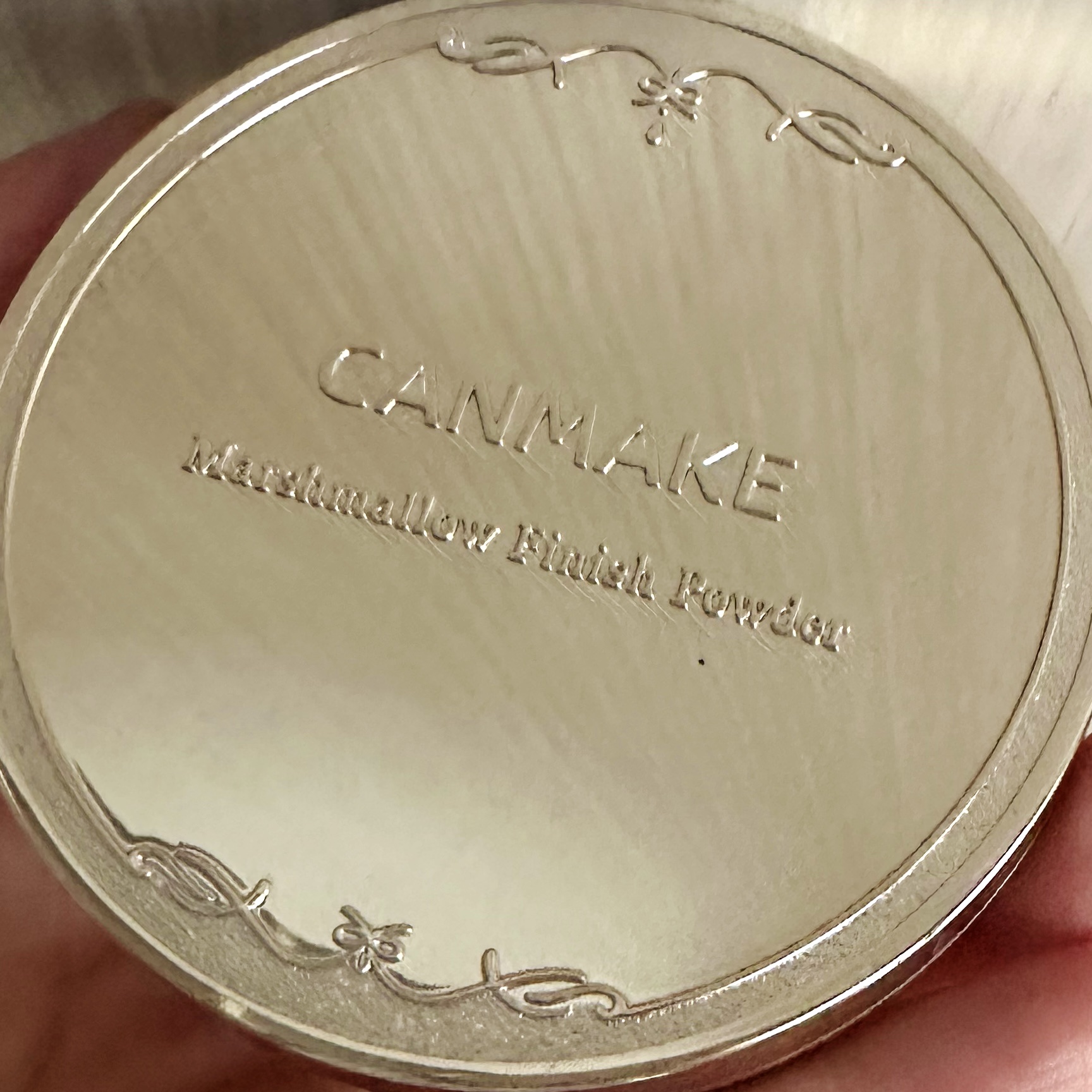 マシュマロフィニッシュパウダー　～Abloom～/キャンメイク/プレストパウダーを使ったクチコミ（2枚目）