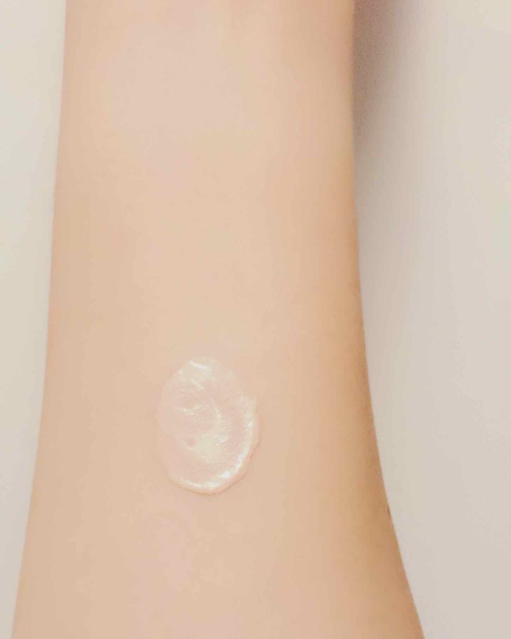 miyo on LIPS 「今までアイシャドウベースは使った事なかったのですが、つけると持..」(2枚目)