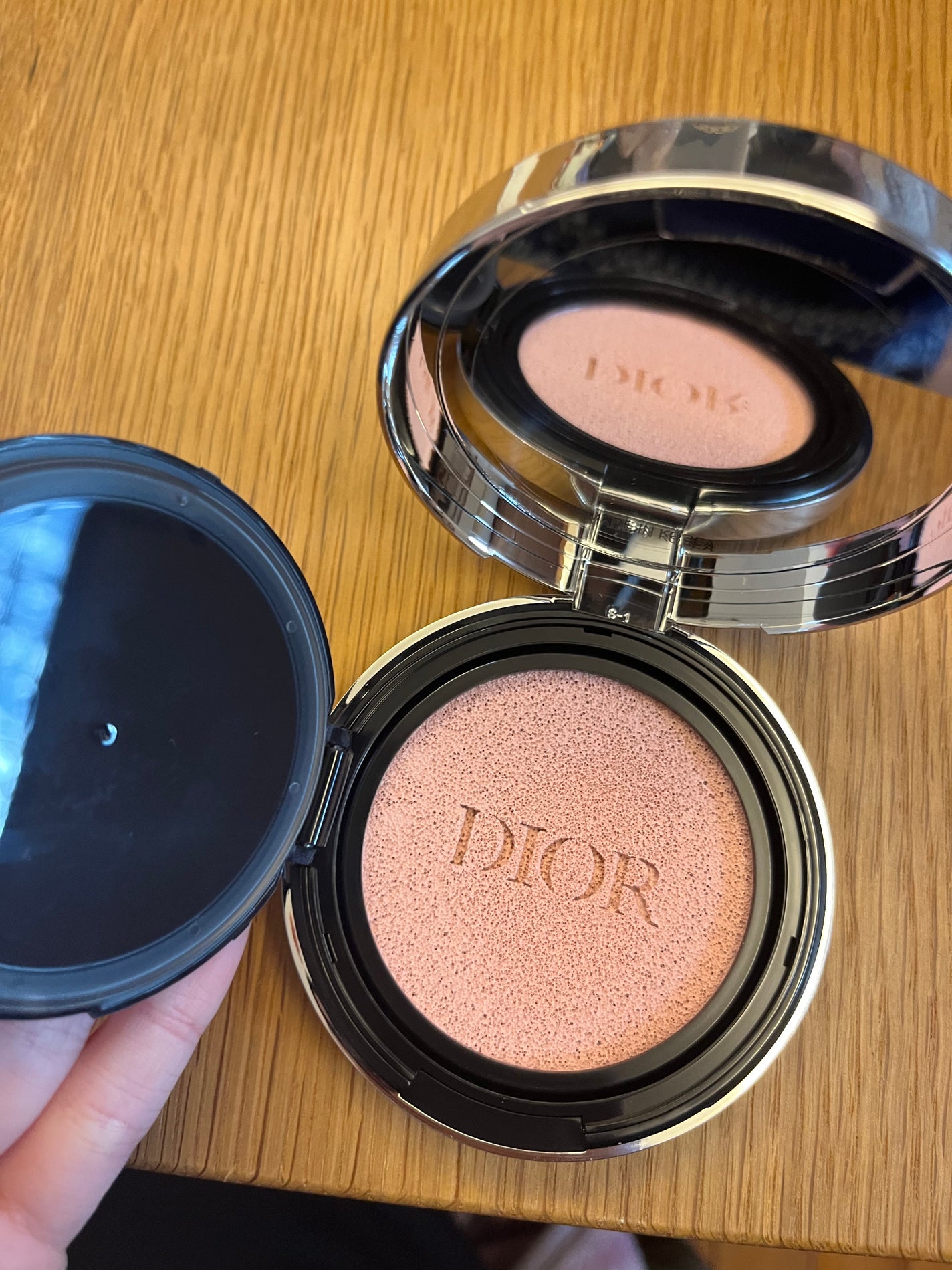 ディオールスキン フォーエヴァー クッション ケース(数量限定品)/Dior/その他化粧小物を使ったクチコミ(2枚目)