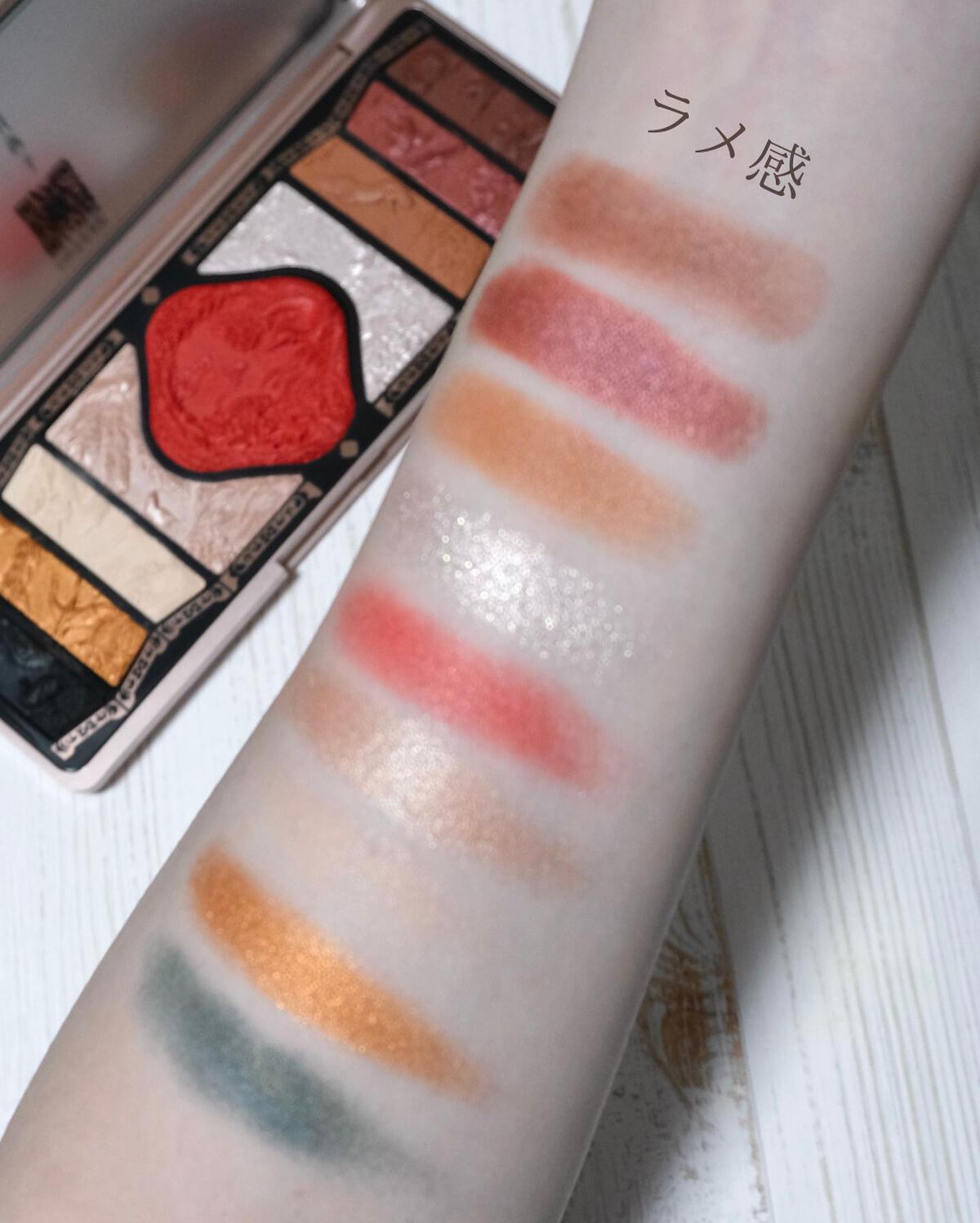 牡丹鏤月浮雕 百鳥朝鳳/花西子/アイシャドウパレットを使ったクチコミ(8枚目)