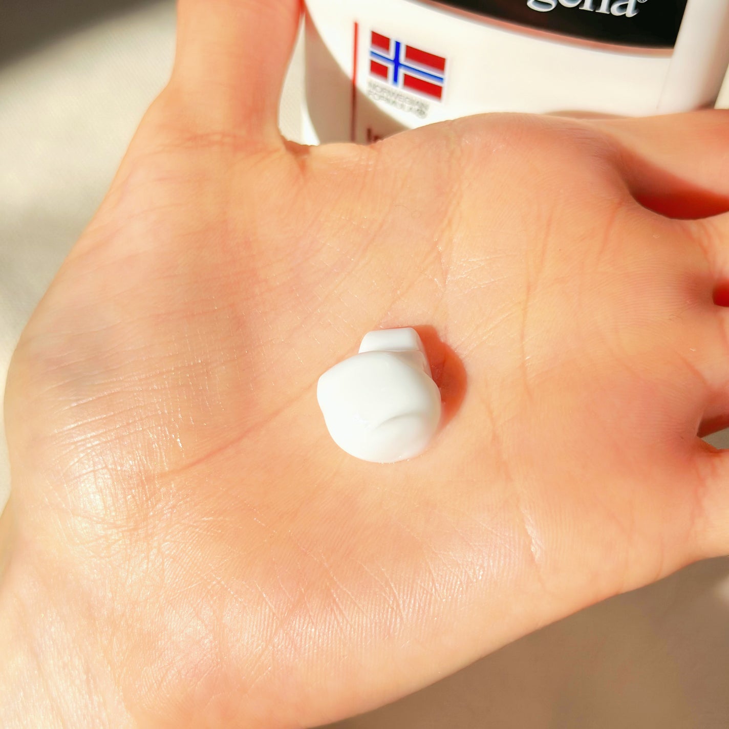 ノルウェー フォーミュラ インテンスリペア ボディ エマルジョン/Neutrogena/ボディローションを使ったクチコミ(4枚目)