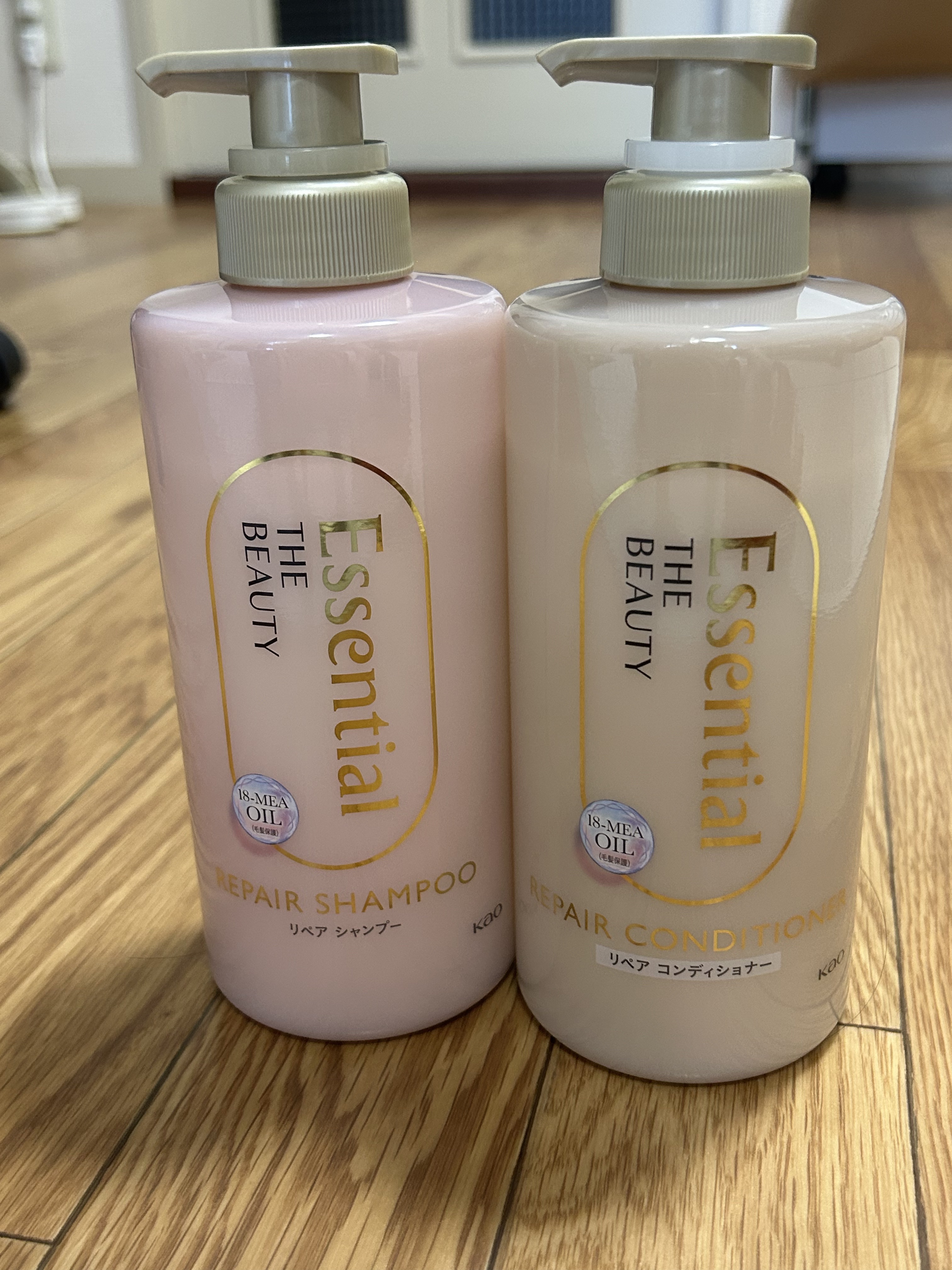 髪もベースメイクしよ🫶

エッセンシャル ザビューティ リペアシャンプー・コンディショナー 

LIPSのプレゼント企画を通じて提供いただきました💕

✨point✨
美髪のベースメイク処方✨
毛流れを整えてツヤ感・手触りを補整✨
こだ