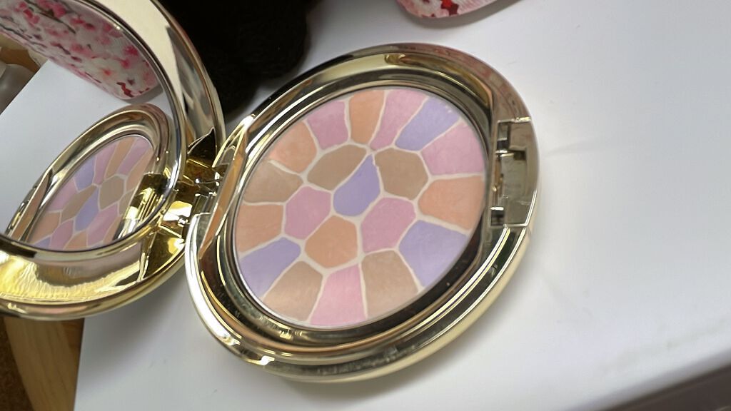 ラ プードル オートニュアンス II フェミニン/Elégance/プレストパウダーを使ったクチコミ（2枚目）