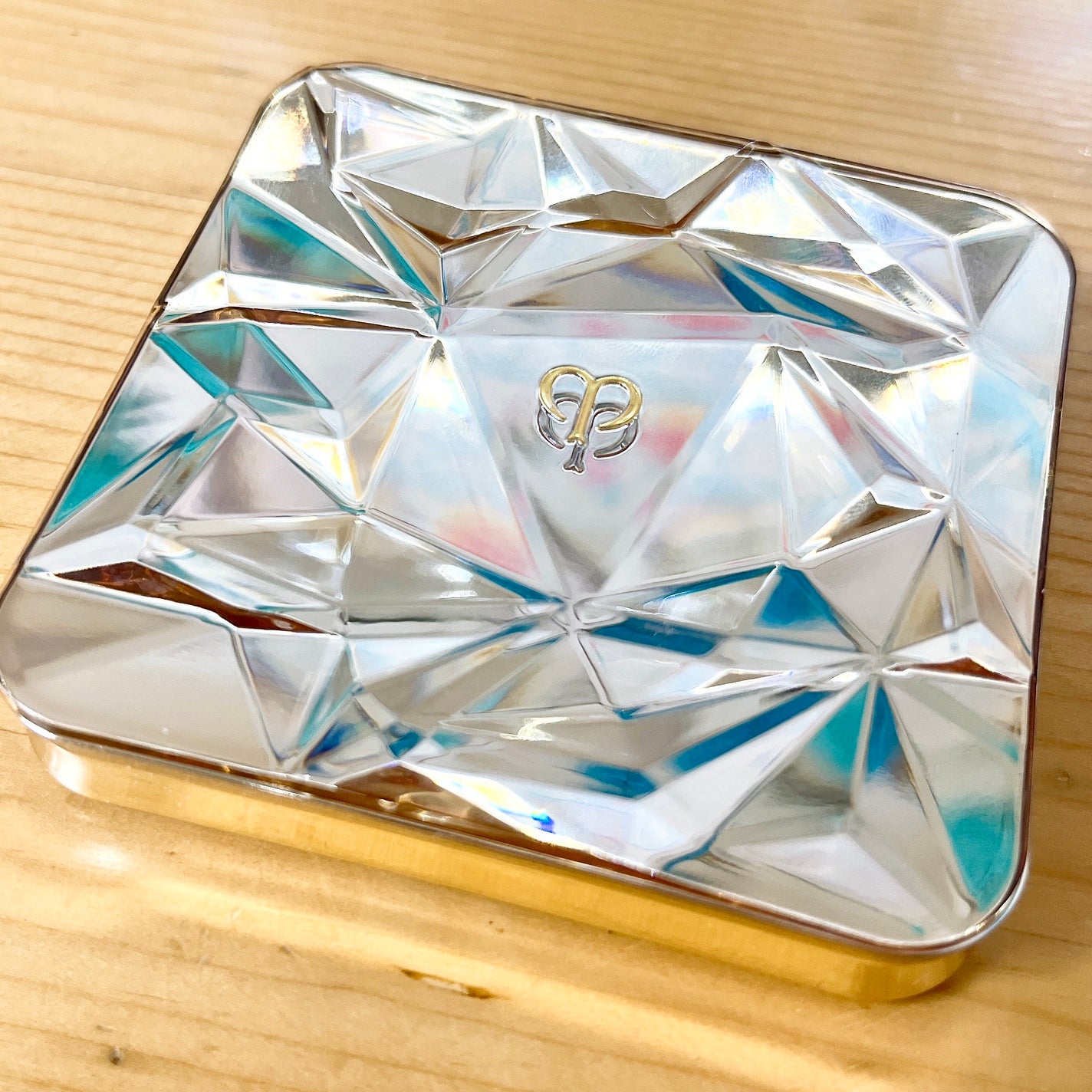 ル・レオスールデクラ /クレ・ド・ポー ボーテ/パウダーハイライトを使ったクチコミ(1枚目)