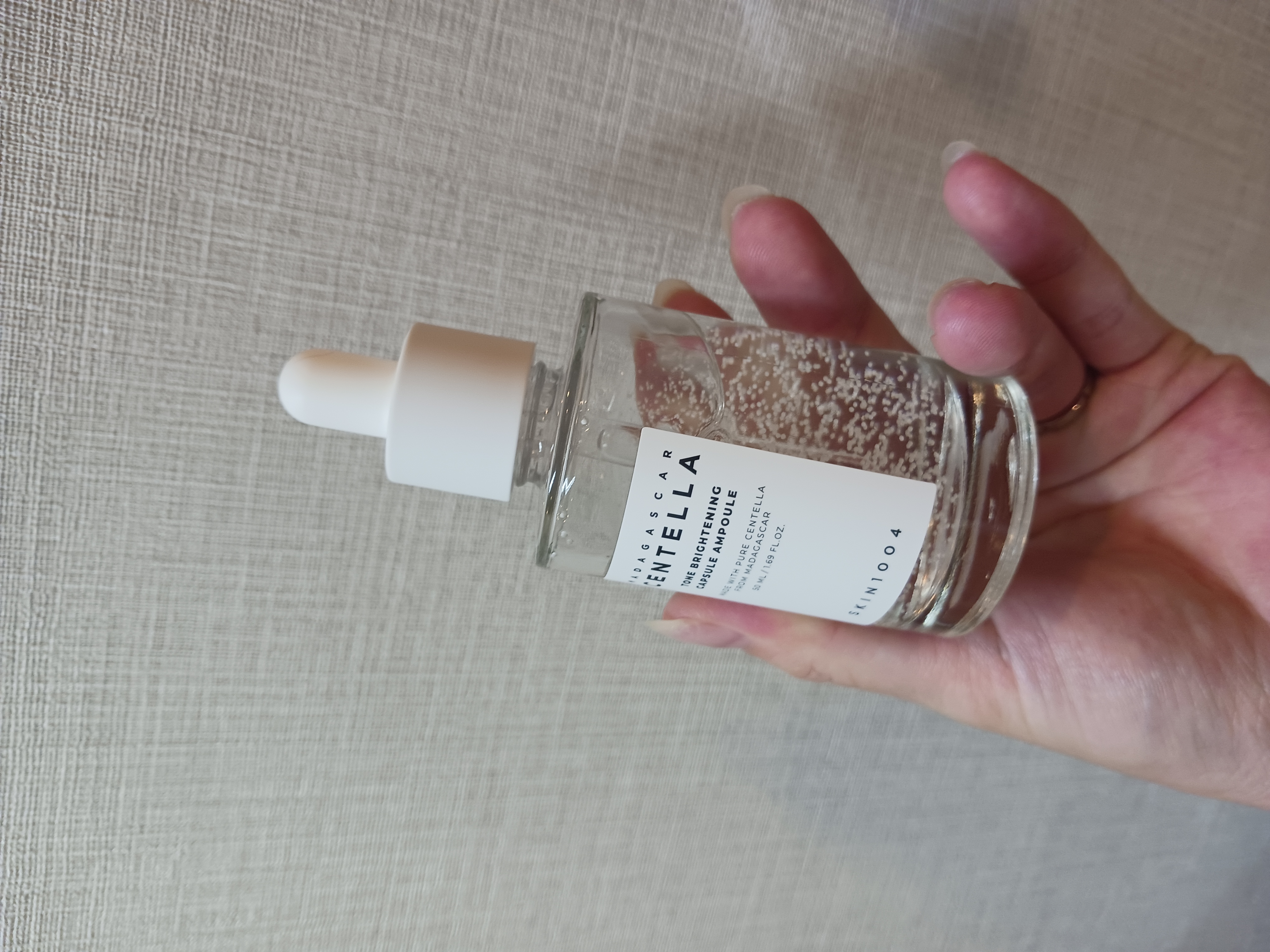 トーンブライトニング カプセルアンプル/SKIN1004/美容液を使ったクチコミ（2枚目）