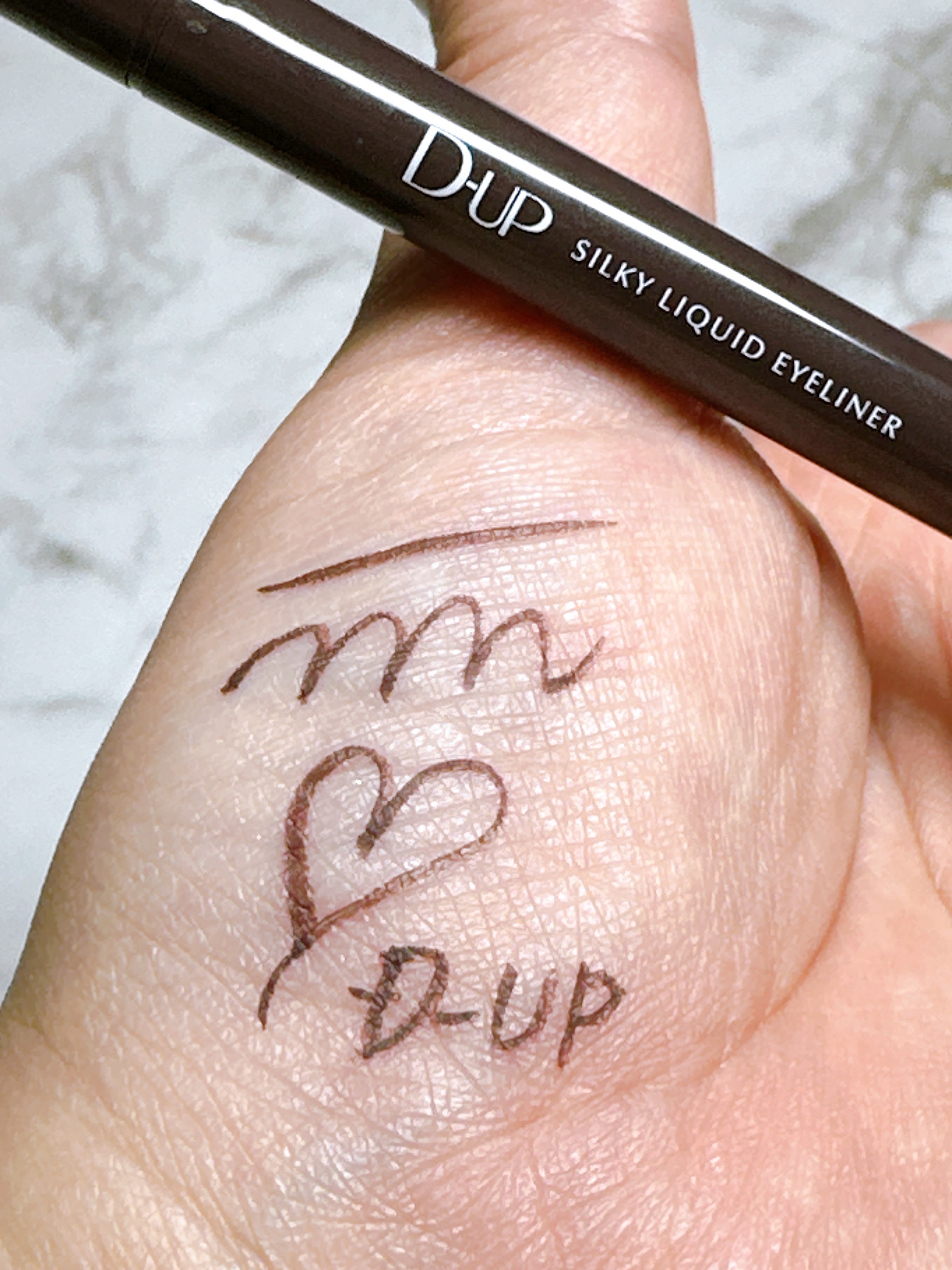 シルキーリキッドアイライナーWP/D-UP/リキッドアイライナーを使ったクチコミ（3枚目）