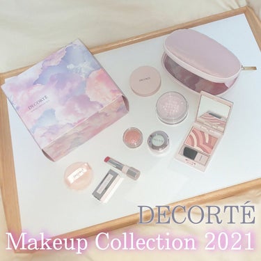 ☁️購入品紹介☁️

⚘.。DECORTÉ　メイクアップ コレクション 2021
　　　　　　　　　　　　　　　　　¥8250(税込)

こちらは2021年のコスメデコルテクリスマスコフレです🎄
淡い色