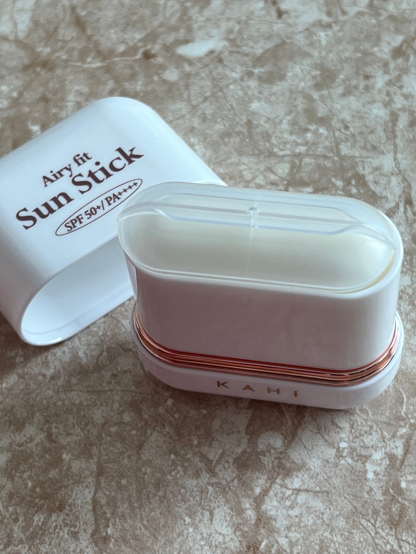 エアリーフィットサンスティック/KAHI/日焼け止めスティックを使ったクチコミ(2枚目)