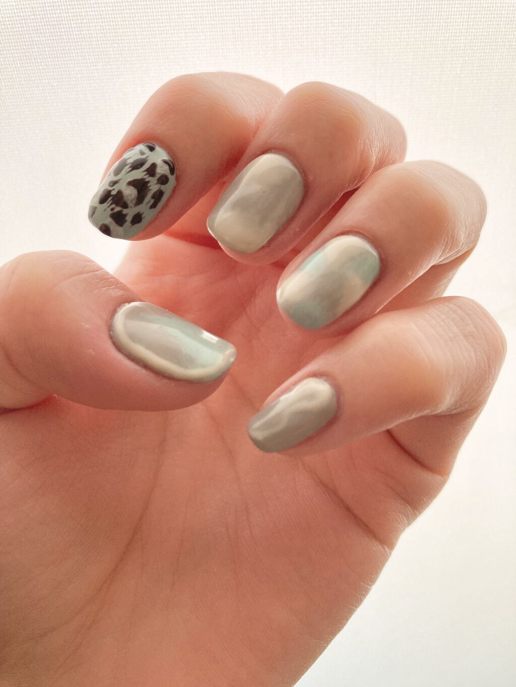 #セルフネイル,#ジェルネイル,#囲みネイル,#グレーネイル,#ブルーネイル,#シンプルネイルのネイルデザイン