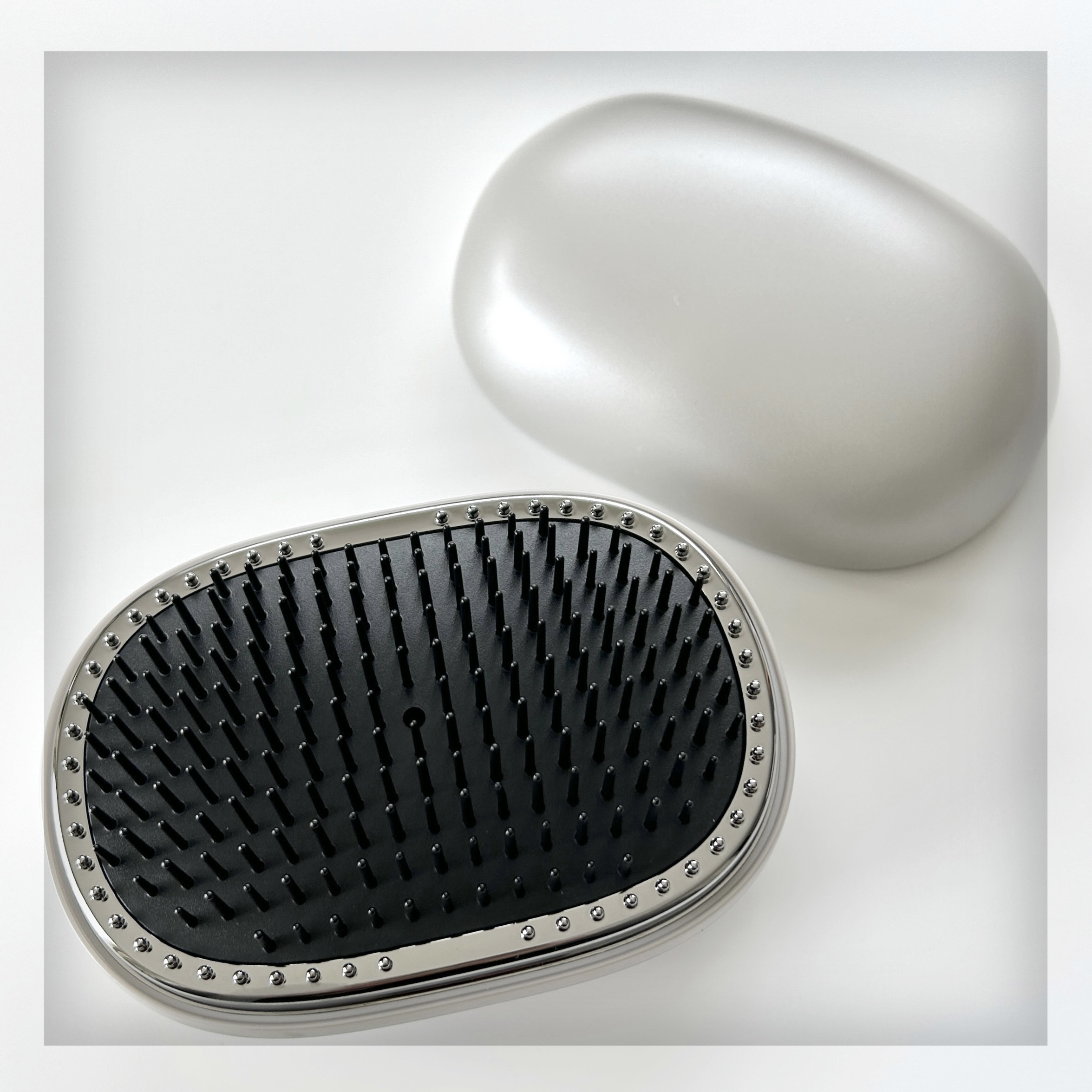 スタイリッシュ ベースアップブラシ（MHB-3070） アッシュグレー/mod's hair/ヘアブラシを使ったクチコミ（2枚目）