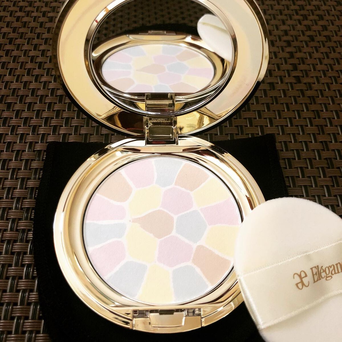 ラ プードル オートニュアンス/Elégance/プレストパウダーを使ったクチコミ(1枚目)