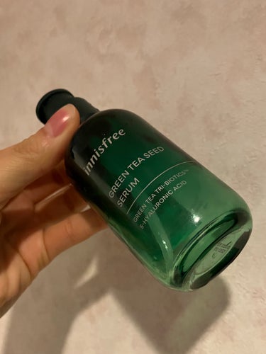 使い切り

innisfree
グリーンティーシード セラム N
⭐️⭐️⭐️⭐️⭐️
お肌がもっちりする導入美容液。
保湿力高くてベタつかない使用感がお気に入りです。
私自身はあまりニキビないので実感ありませんが、
友達曰く、ニキビできたときに使ったら肌落ち着いたとのこと。

ちふれ
保湿クリーム
⭐️⭐️⭐️
グリセリンフリーを試したくて購入。
少し皮膜感があり、私が混合肌なのもあってTゾーンに塗るとちょっとテカリが気になりました。
小鼻の黒ずみへの効果もあまり感じなかったのでリピなしです。
首や体用として使い切りました。

ニベア
ソフト スキンケアクリーム
⭐️⭐️⭐️⭐️
安定のニベアの保湿力。
ジャータイプで使い切りやすいです。
手でクリームを直接取るので清潔に保ちにくいかなとは思いますが、体用なのでまあいいかと。
私は足の保湿用に使いましたが、顔にも使えます。

 #乾燥ケアの本音レポ の画像 その1