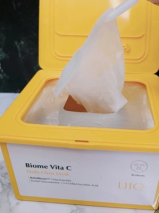バイオームビタCグローデイリーシートマスク/UIQ/シートマスク・パックを使ったクチコミ（3枚目）