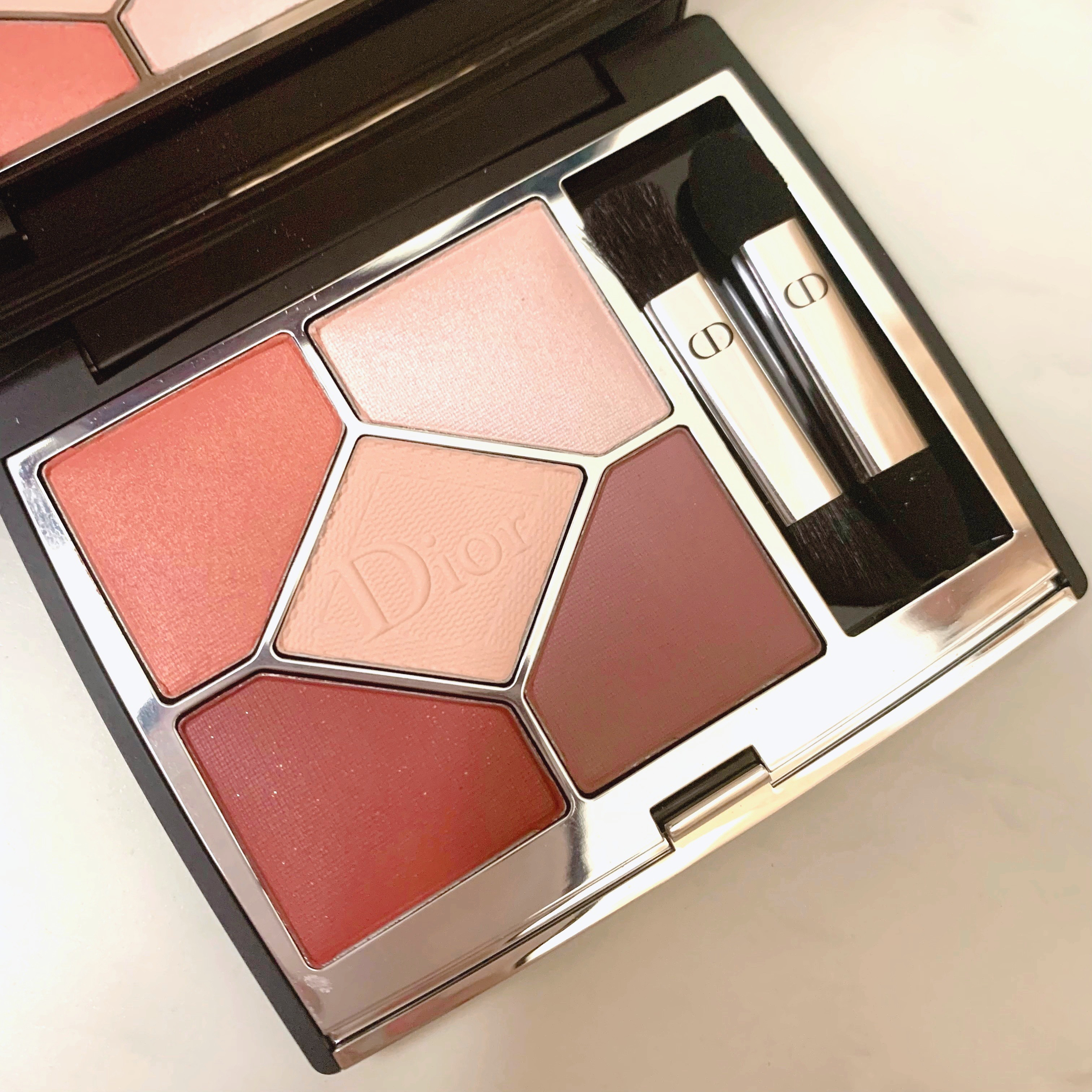 ディオール バックステージ フェイス グロウ パレット/Dior/ハイライトを使ったクチコミ（2枚目）