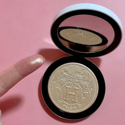 プードル オルフェーヴル フェイス&アイ イルミネイティングパウダー/エルメス/プレストパウダーを使ったクチコミ(2枚目)