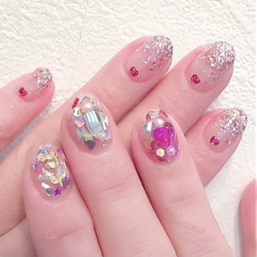 なかやまちえこ on LIPS 「ホログラムとグラデーション✨⠀⠀マイネイルとお揃いホログラムオ..」(3枚目)