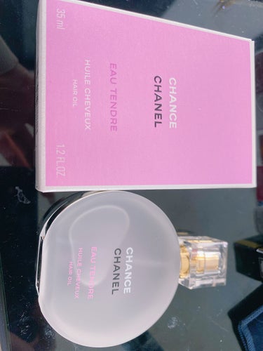 CHANEL
チャンス オー タンドゥル ヘア オイル

めっちゃいい匂い💗💗💗