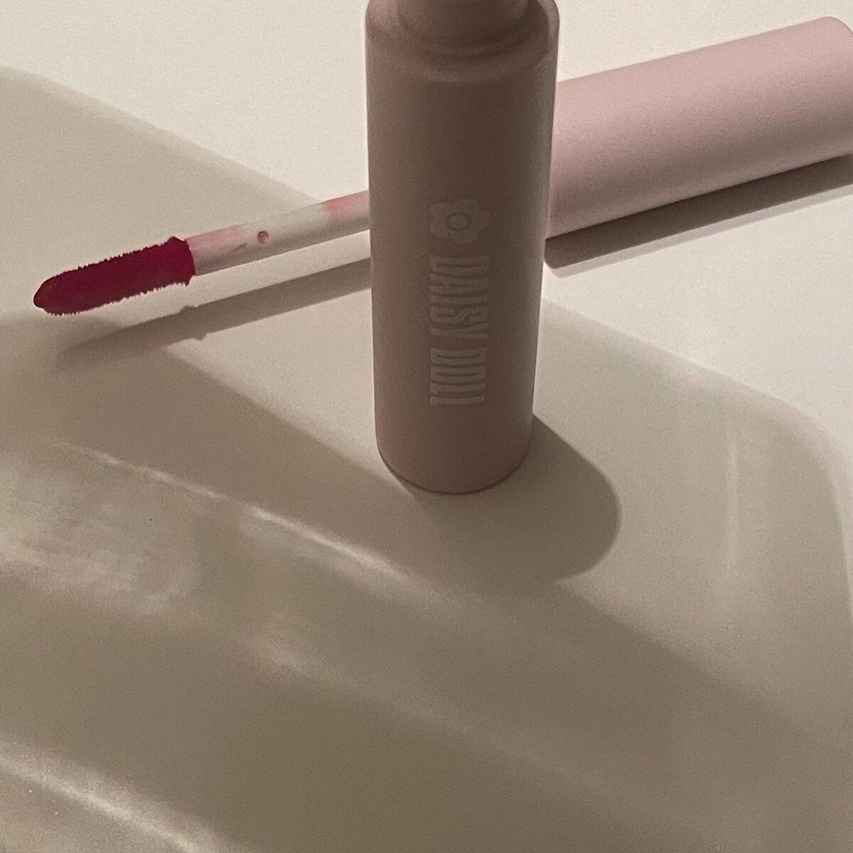 ウォータリー リップ ティント/DAISY DOLL by MARY QUANT/リップティントを使ったクチコミ(4枚目)