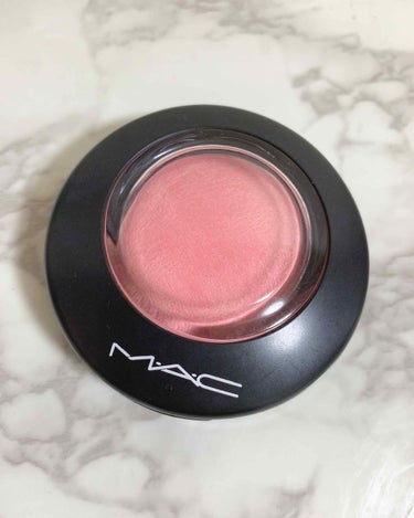 .
#MAC

デインティ 💓

ピンク色がとーっても可愛い！
発色がすごくいいからつけすぎには気をつけて！
ラメラメも入っていて可愛いすぎるるる

