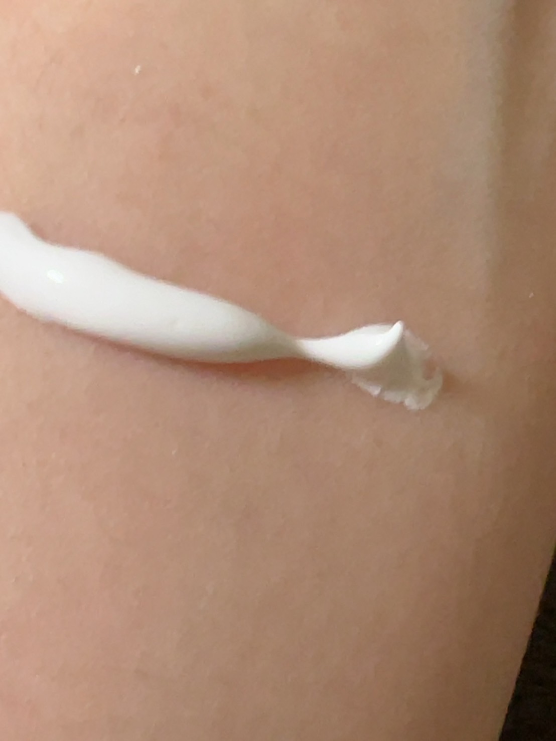 薬用ホワイトコンク ホワイトニングCC CII/ホワイトコンク/ボディクリームを使ったクチコミ（3枚目）