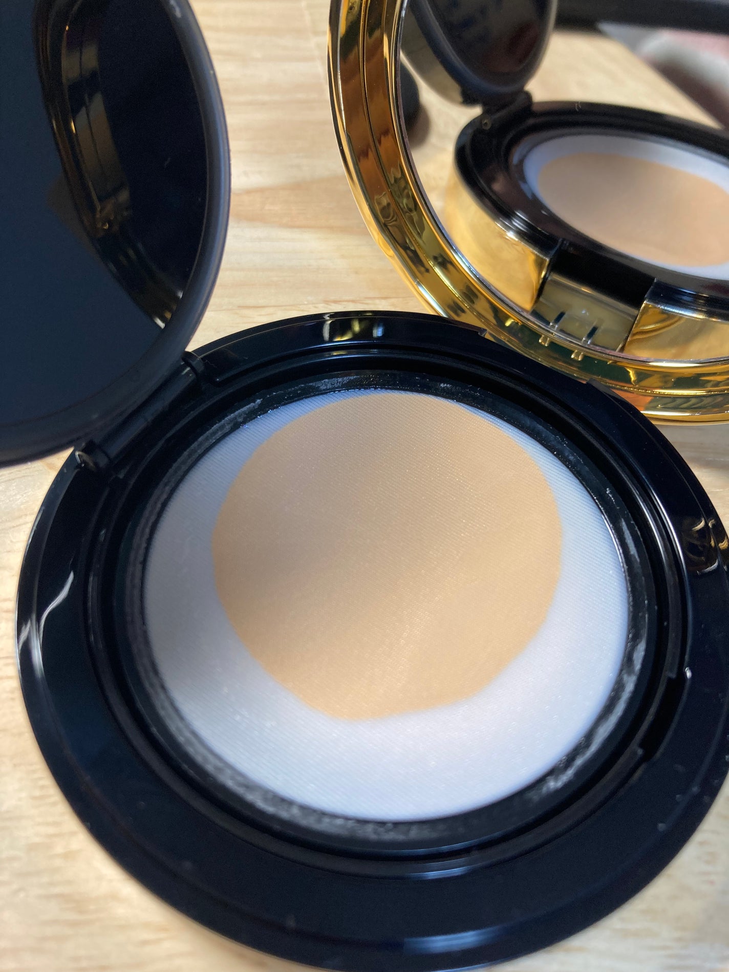 ラディアント タッチ グロウパクト/YVES SAINT LAURENT BEAUTE/クッションファンデーションを使ったクチコミ(3枚目)