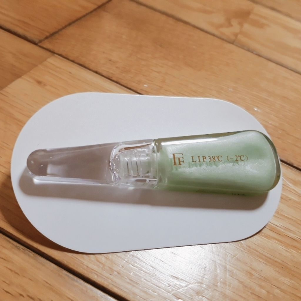 38°C / 99°F リップトリートメント (リップ美容液)/UZU BY FLOWFUSHI/リップケアを使ったクチコミ（1枚目）
