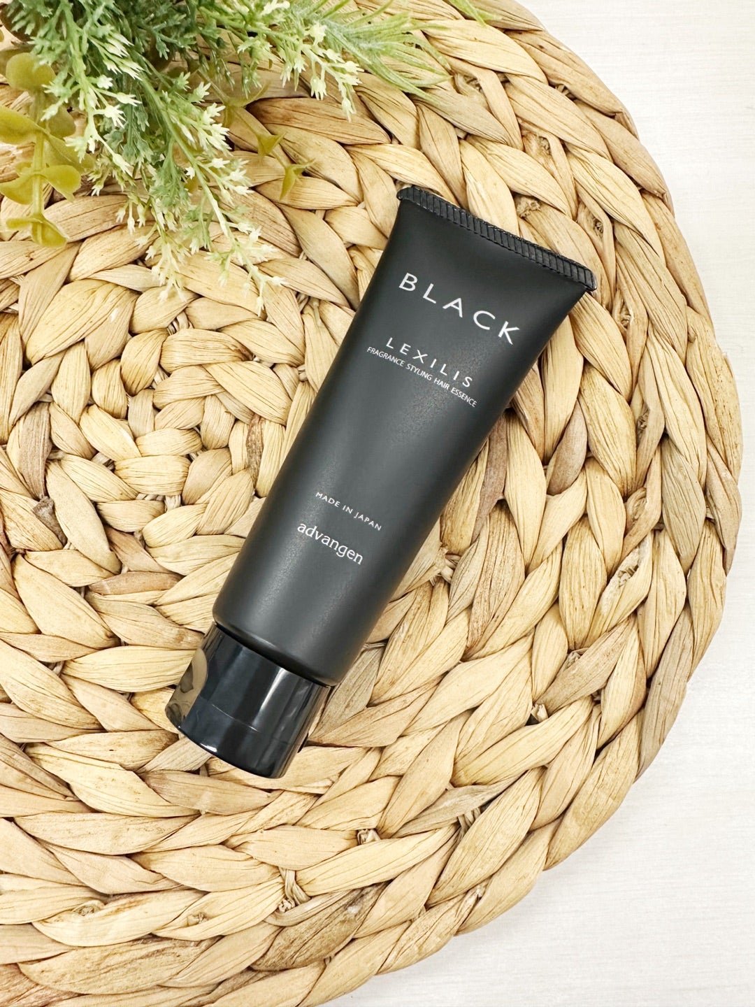 ブラック フレグランス スタイリング ヘアエッセンス/LEXILIS/アウトバストリートメントを使ったクチコミ（2枚目）