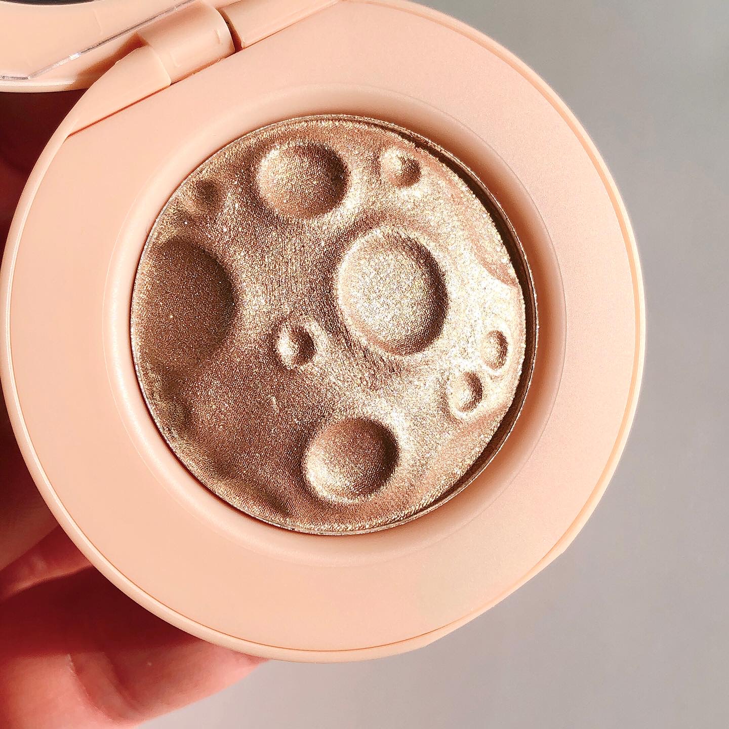 ルナグロウ ハイライター/SHEGLAM/パウダーハイライトを使ったクチコミ（3枚目）