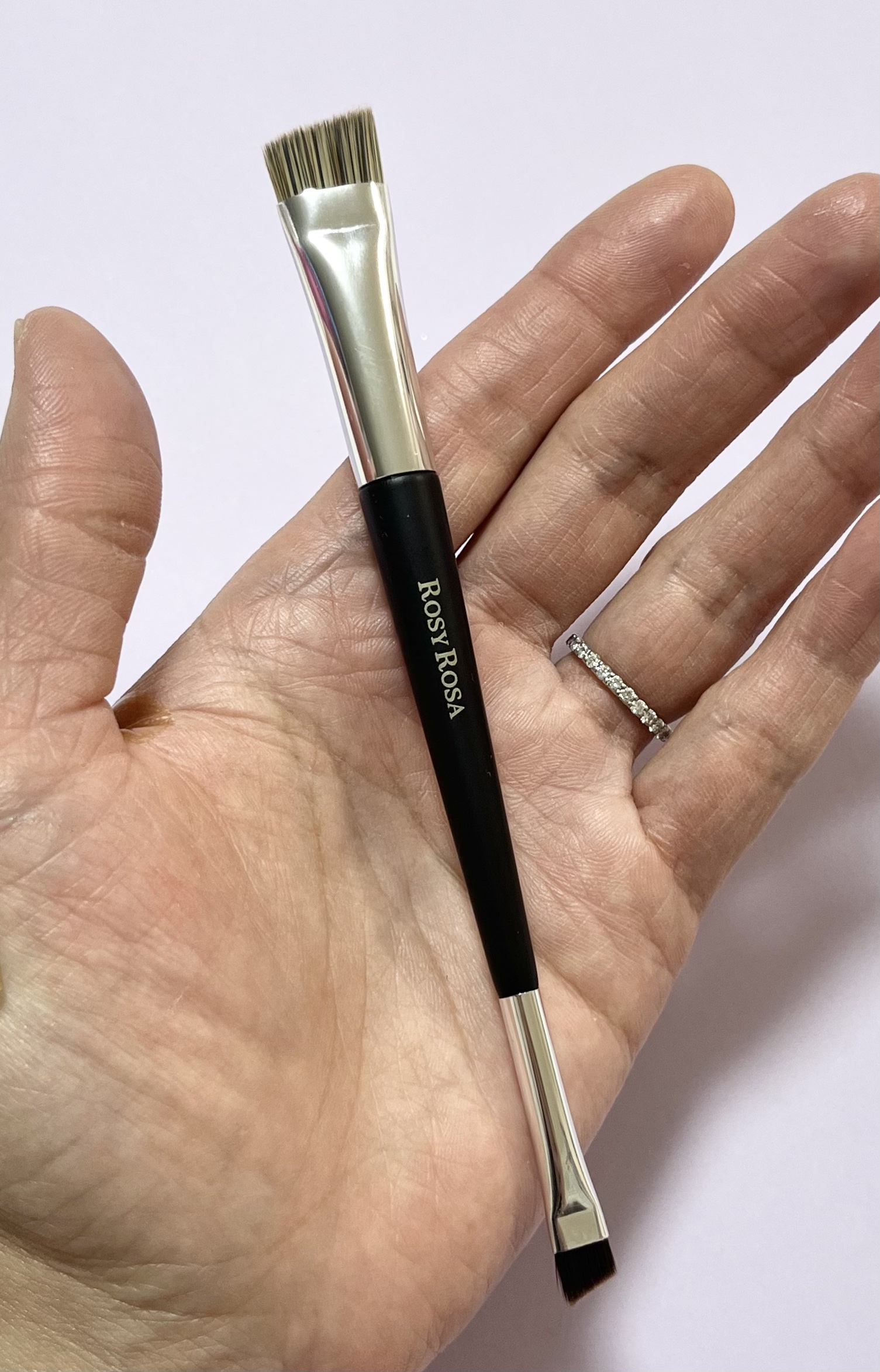 ダブルエンドアイブロウブラシ スマッジタイプ/ロージーローザ/メイクブラシを使ったクチコミ（2枚目）