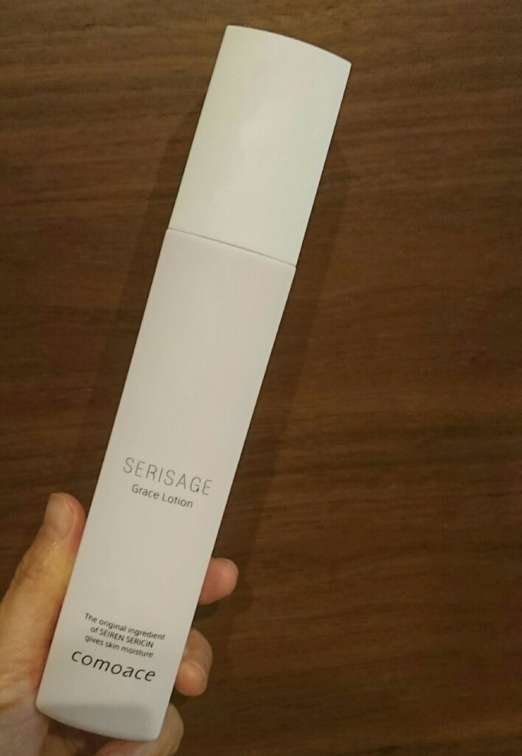 ☆セリサージュ グレース ローション (コモエース化粧品)

美白ラインのリッチな化粧水です。
素直な使い心地の中に、高保湿性のリッチ感がある使い心地になっています。微かな香りもいい感じです。

コモエース化粧品は、20代のころから使ってい