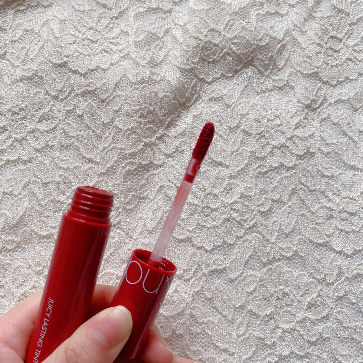 ジューシーラスティングティント/rom&nd/リップティントを使ったクチコミ（2枚目）