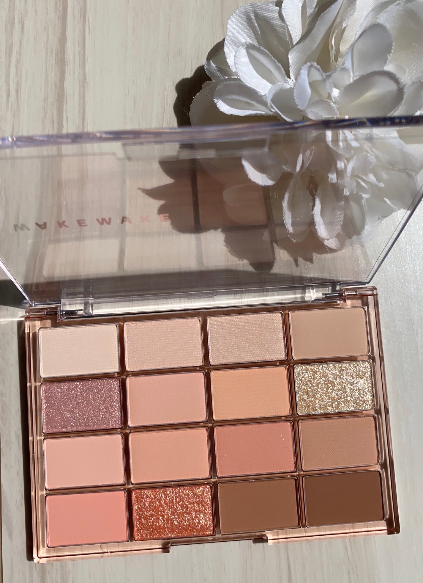 ソフトブラーリングアイパレット/wakemake/アイシャドウパレットを使ったクチコミ(2枚目)