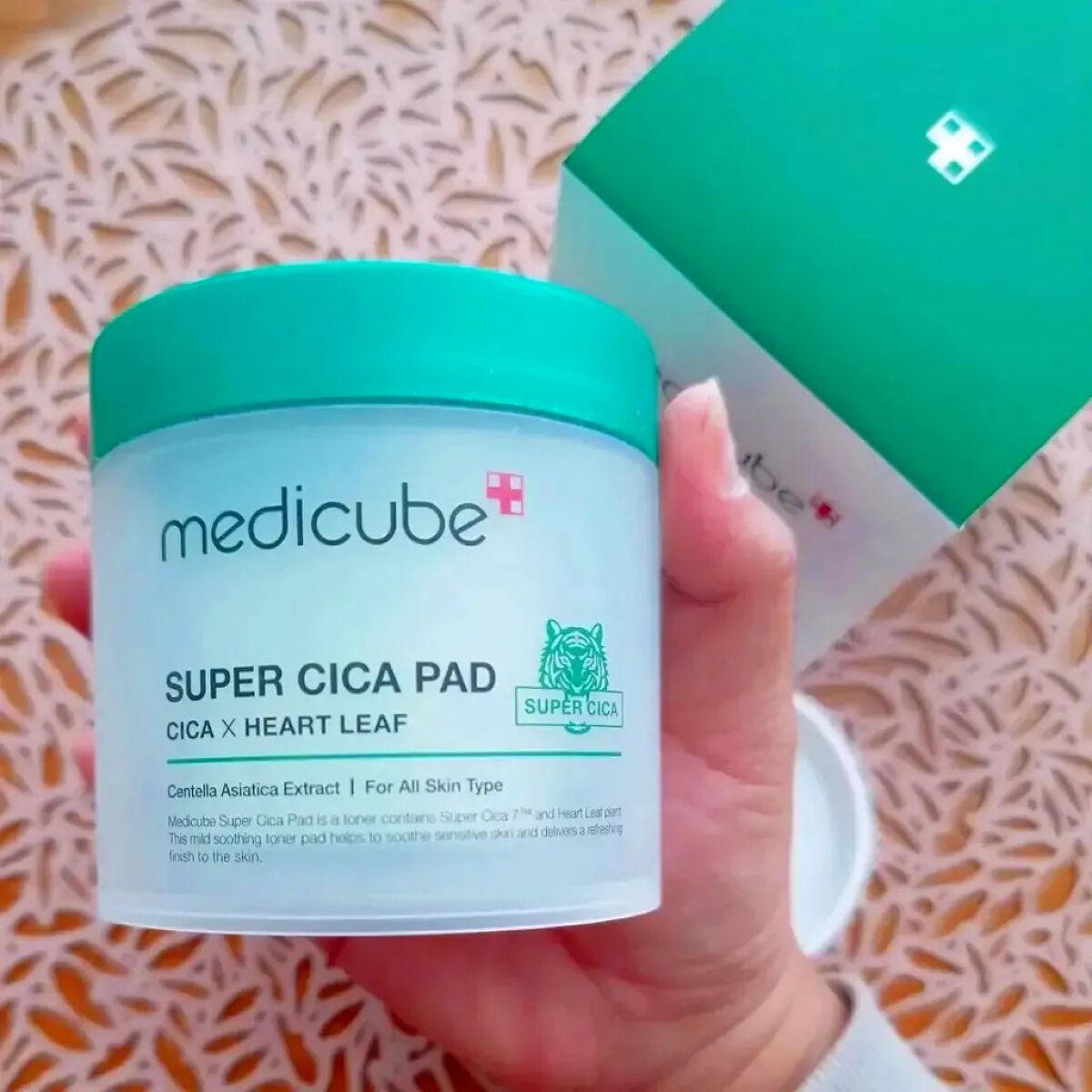 スーパーシカクッション 22号(リフィル)/MEDICUBE/クッションファンデーションを使ったクチコミ（2枚目）