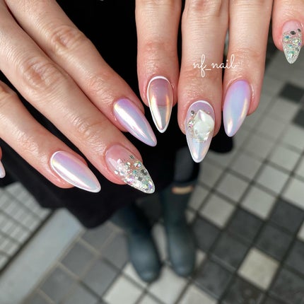 #ネイル,#ジェルネイル,#ニュアンスネイル,#キラキラネイル,#大人ネイル,#夏ネイル,#オーロラネイル,#つやネイル,#派手ネイル,#ストーンネイル,#シェルネイル,#囲みネイルのネイルデザイン