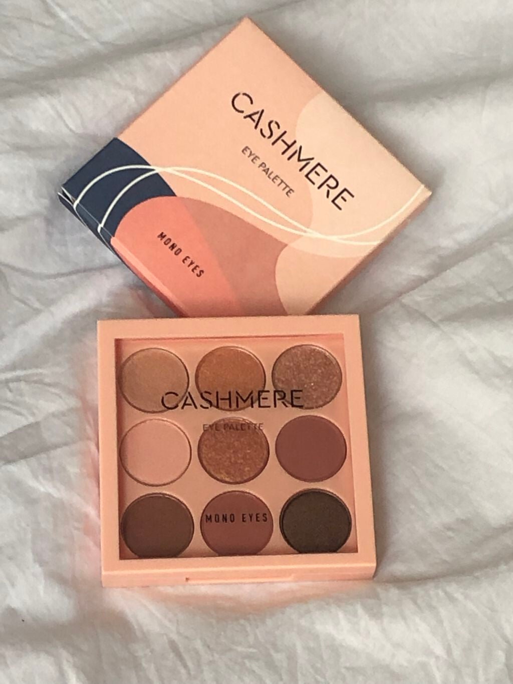 ぬち on LIPS 「Qoo10で購入粉が飛んで使いにくいけど、見た目が可愛いし安か..」(1枚目)