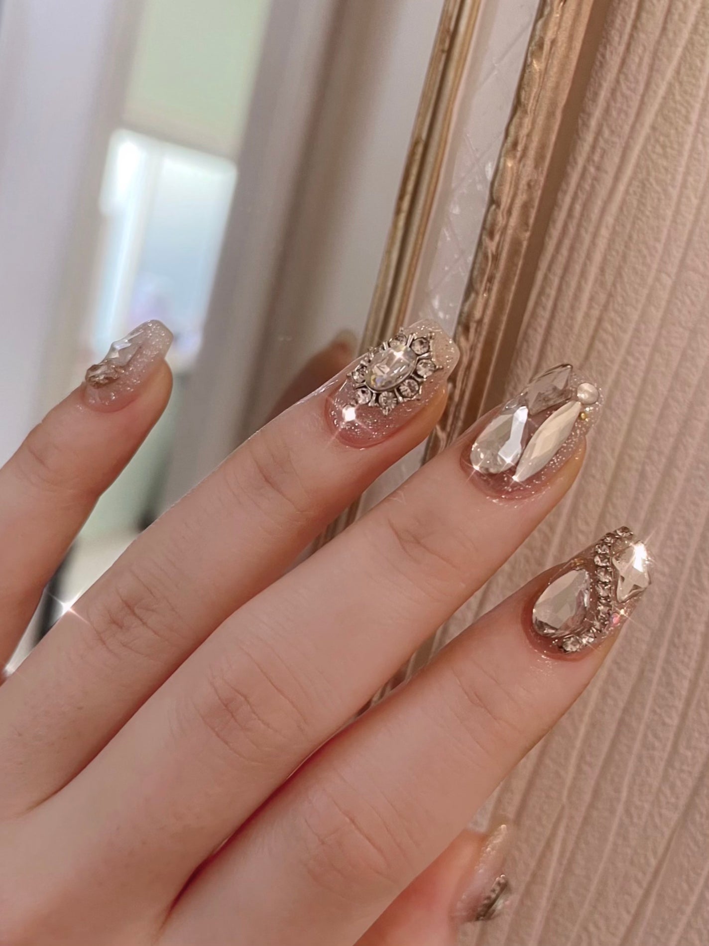 ayaaa0927 on LIPS 「Wanhonbijou♡ට̫ට#ニュアンスネイル#シンプルネイ..」(1枚目)