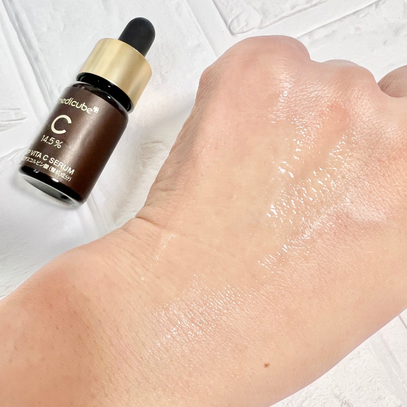 ディープビタCアンプル2.0/MEDICUBE/美容液を使ったクチコミ(3枚目)