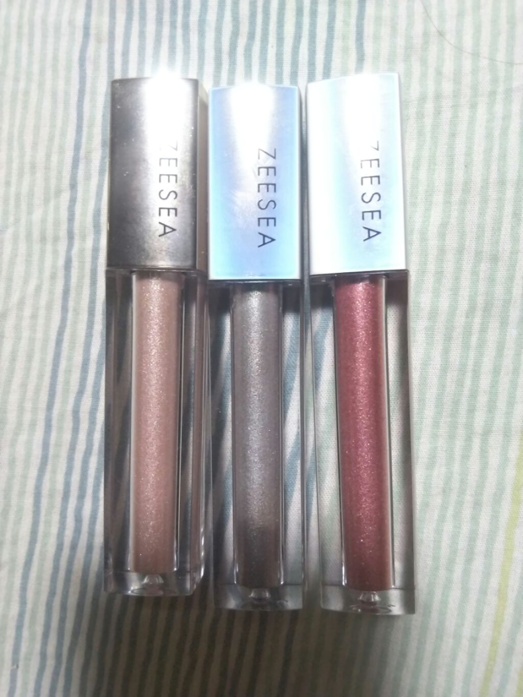 ダイヤモンドシリーズ 星空リキッドアイシャドウ/ZEESEA/リキッドアイシャドウを使ったクチコミ(1枚目)