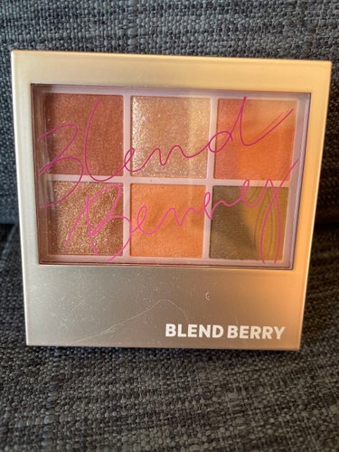 オーラクリエイション 101 グースベリー＆セピアブラウン(限定カラー)/BLEND BERRY/アイシャドウパレットを使ったクチコミ（1枚目）