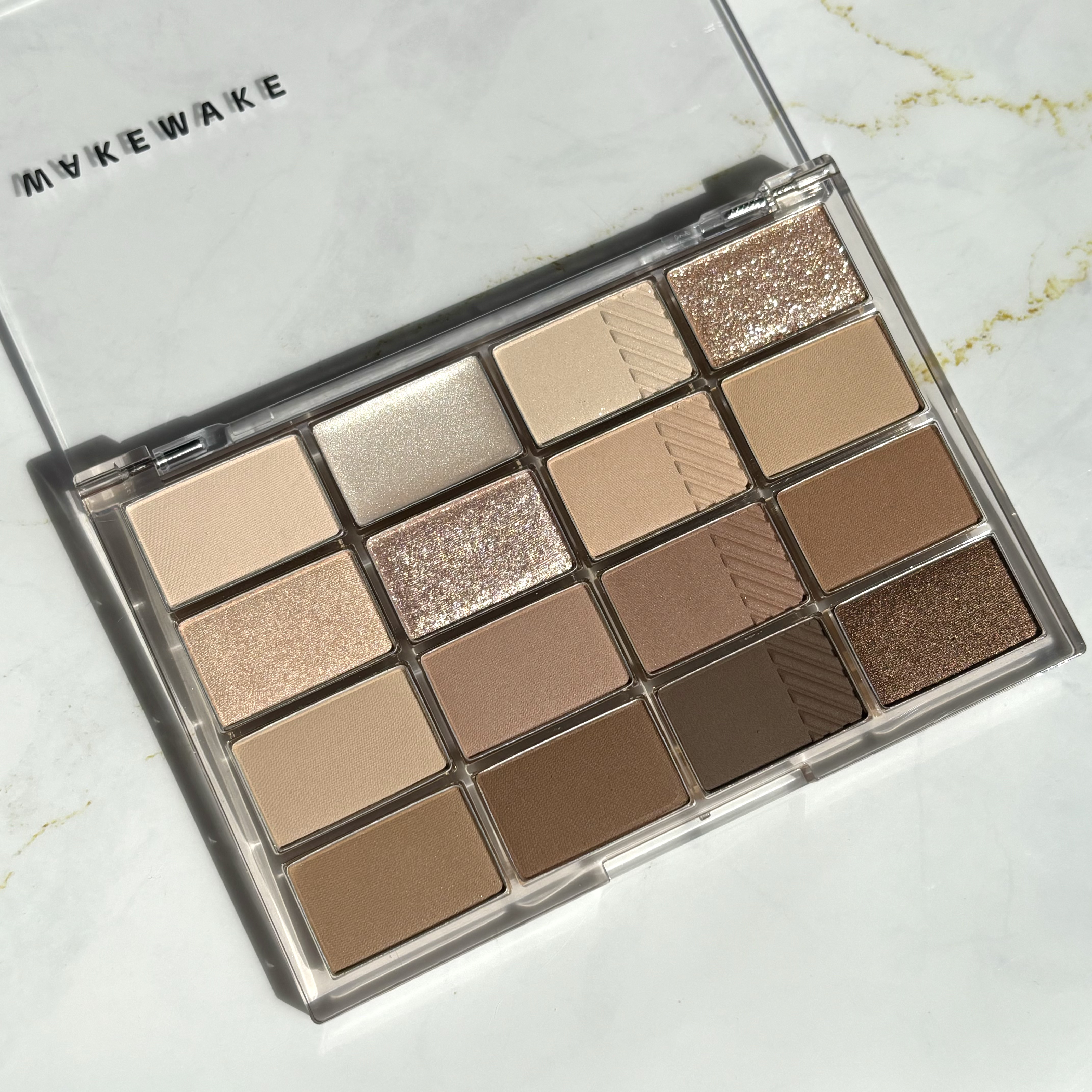 ソフトブラーリングアイパレット/wakemake/アイシャドウパレットを使ったクチコミ（3枚目）