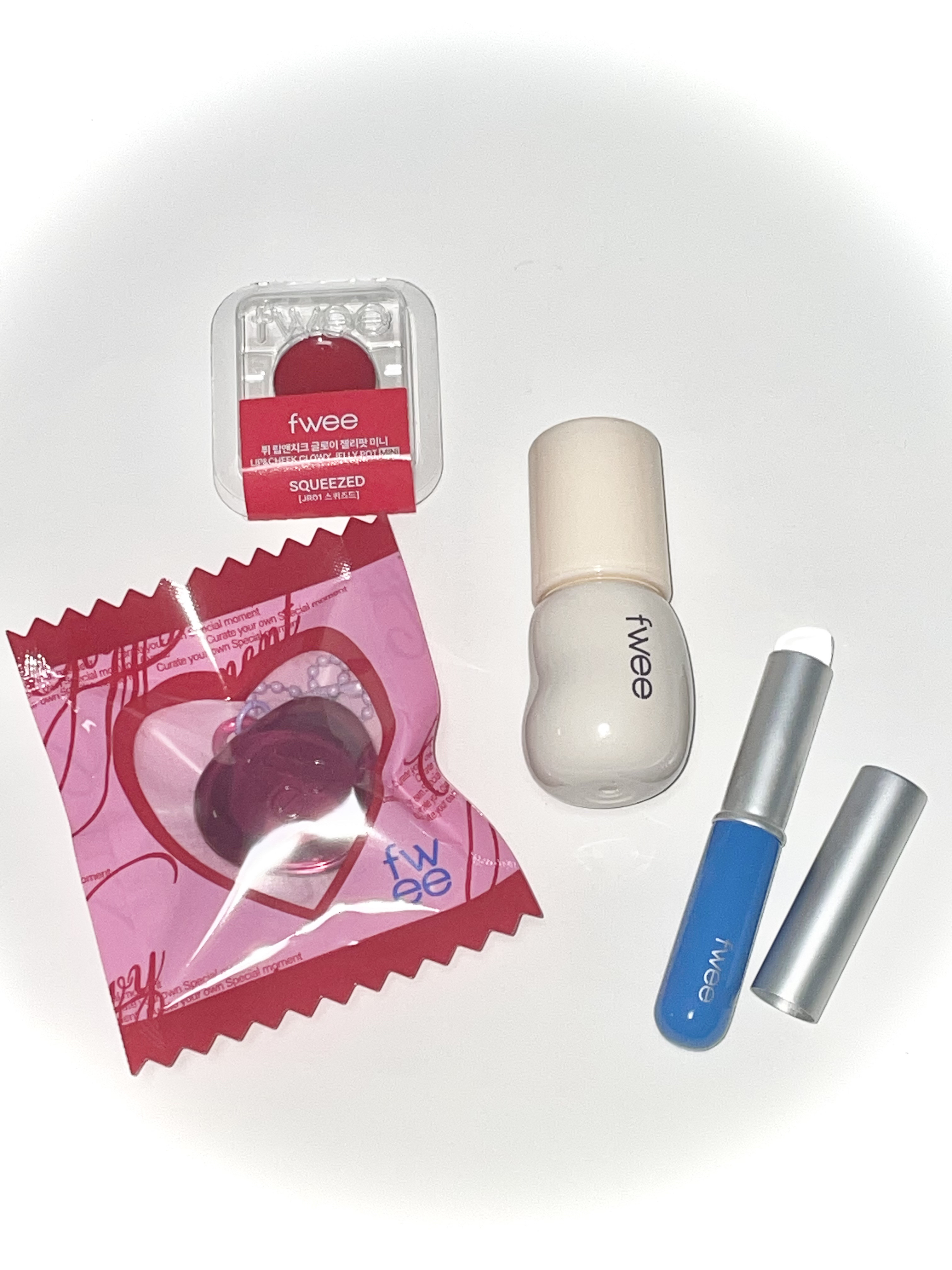 フィー 3Dチェインジンググロス/fwee/リップグロスを使ったクチコミ（1枚目）