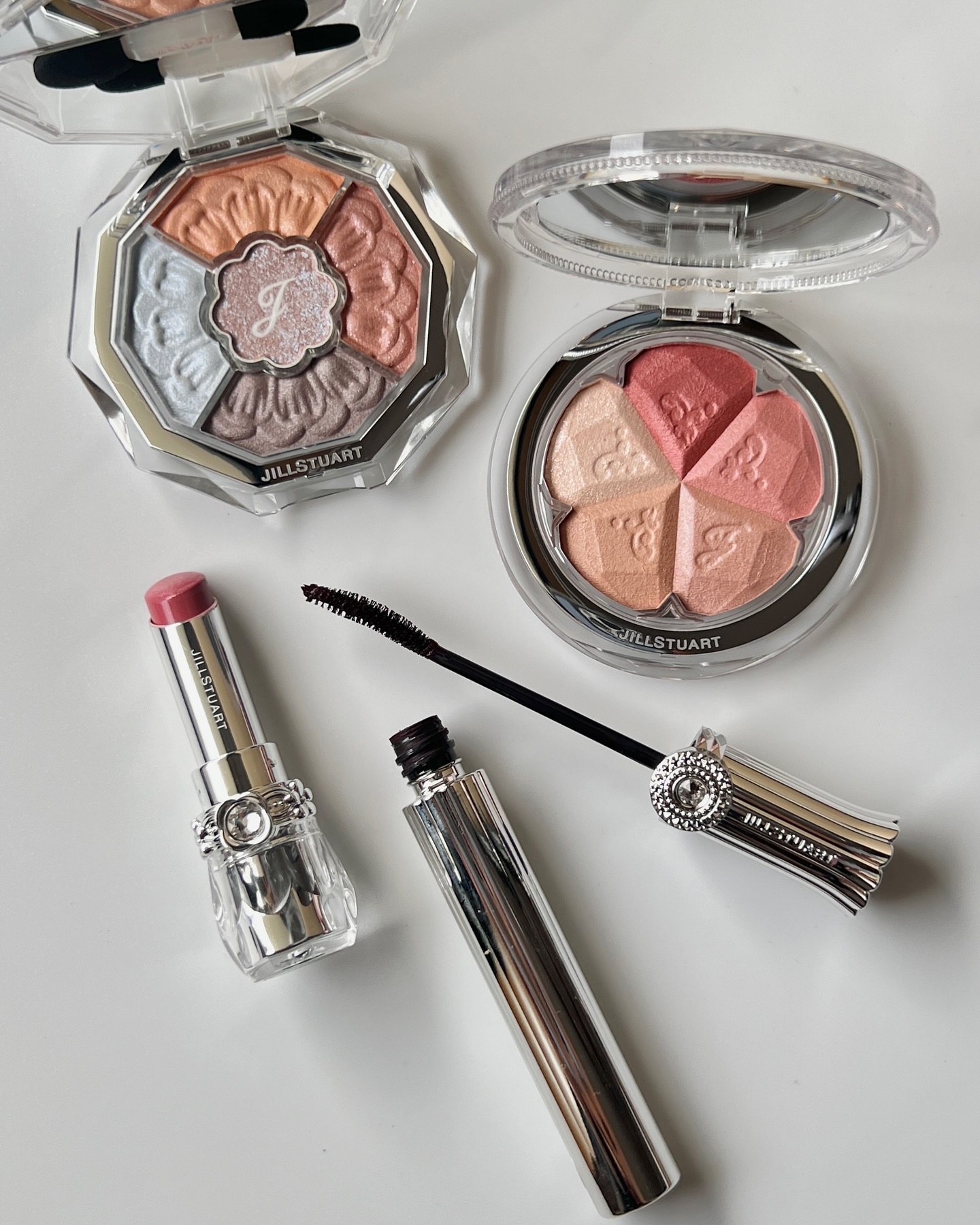 ジルスチュアート ブルーム ミックスブラッシュ コンパクト 28 humming mum/JILL STUART/パウダーチークを使ったクチコミ（3枚目）